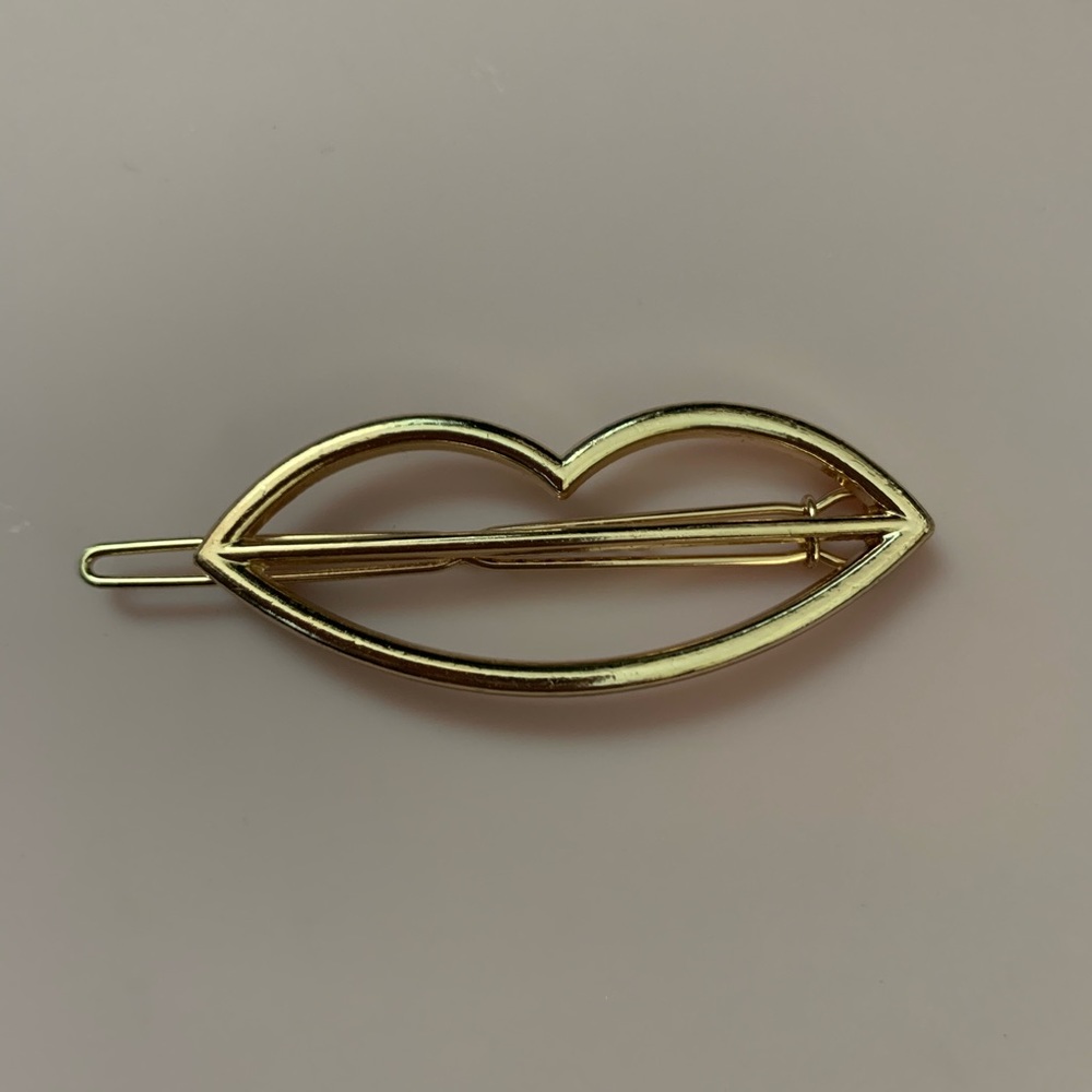 Geometric hair clip - Lip